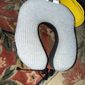 G-Force Memory Foam Travel Neck Pillow – Gray – Adjustable Strap – Preowned